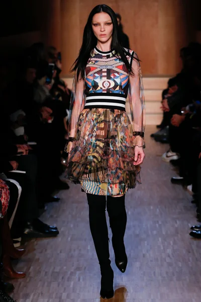Look 14